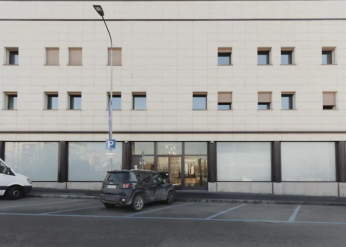 Gohost - Next To The Olympic Village Terrace Apartments
